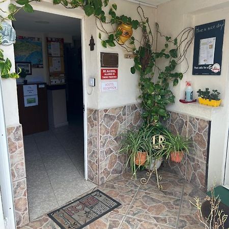 Emile Youth Hostel Gibraltar Exterior photo